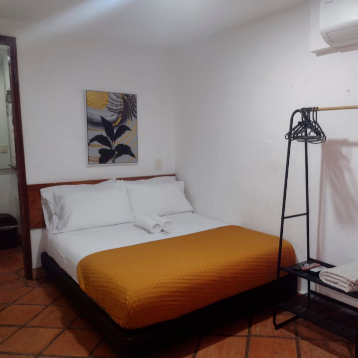 Budget Double Room - Photo 5